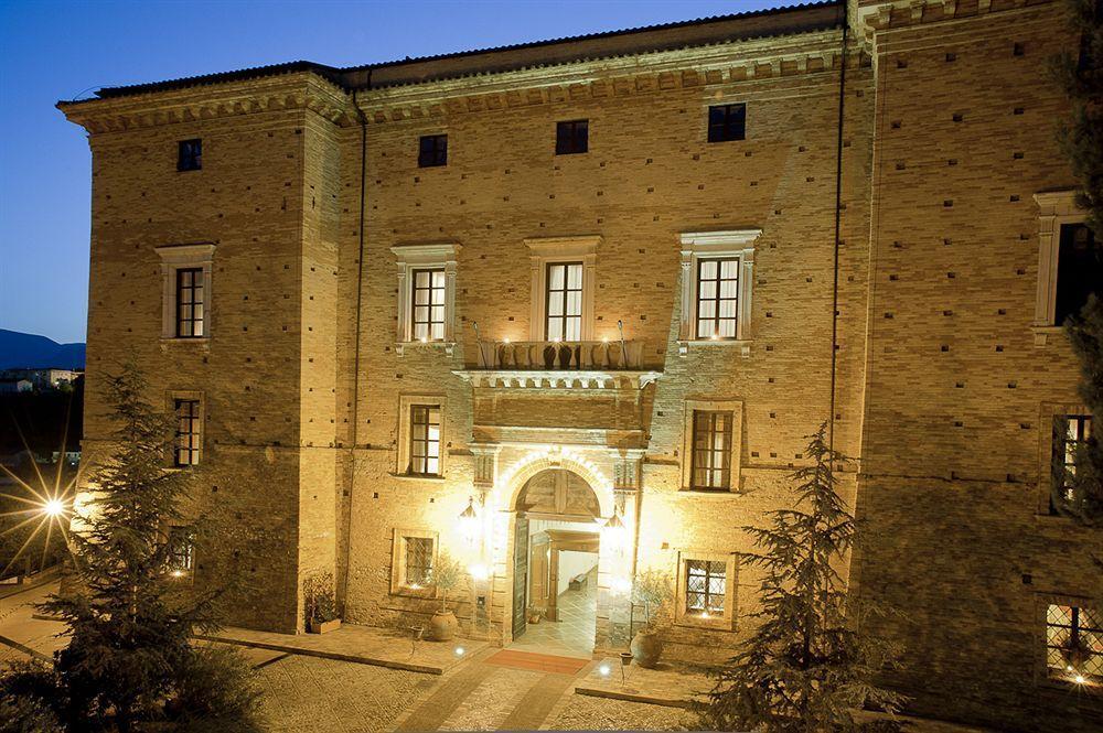 Castello Chiola Dimora Storica Hotel Loreto Aprutino Exterior foto
