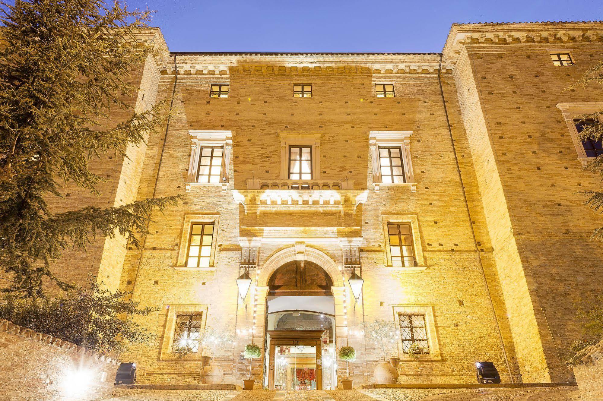 Castello Chiola Dimora Storica Hotel Loreto Aprutino Exterior foto