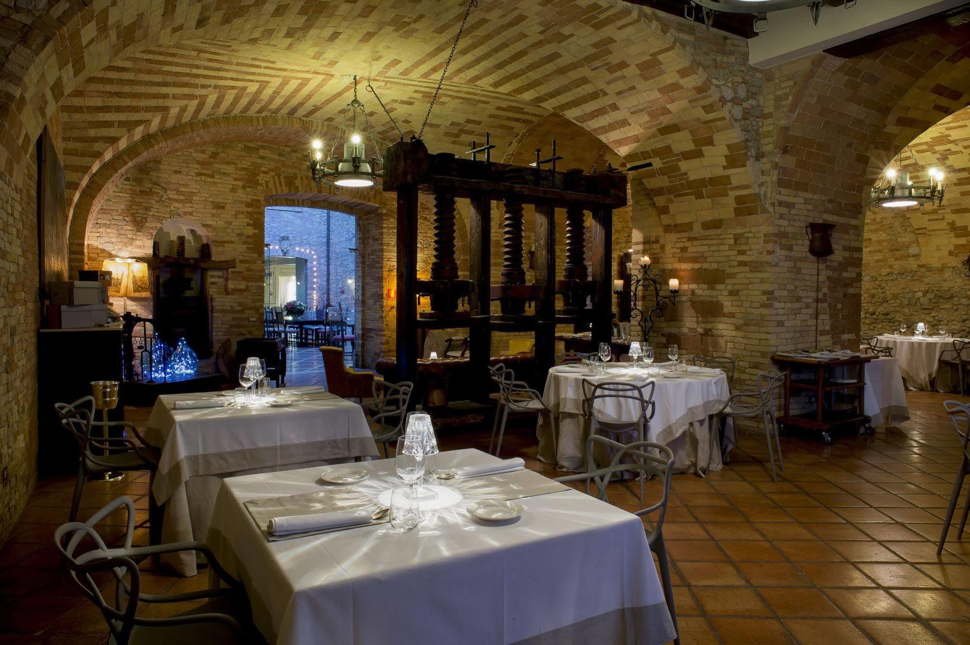 Castello Chiola Dimora Storica Hotel Loreto Aprutino Exterior foto